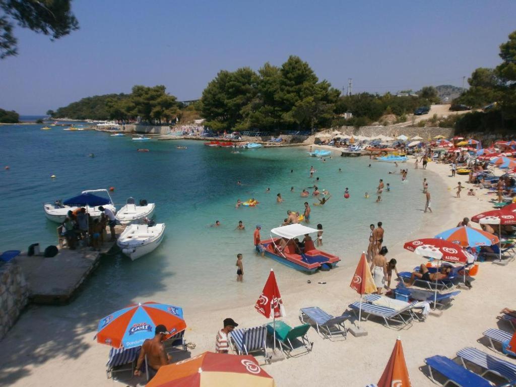 Vila Pasqyra Ksamil Esterno foto